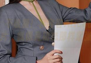 秀人网 – 不收费！容容容Alice的校服图片，就像是初恋那样紧张