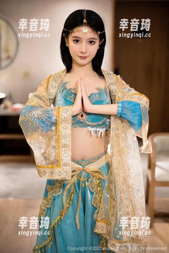 秀人网 - 看林乐一的学姐，分享这些图包刚好又辣又酷