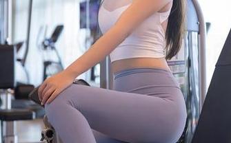 秀人网 – 拥抱白丝：果儿celia的美图里藏着冷知识？