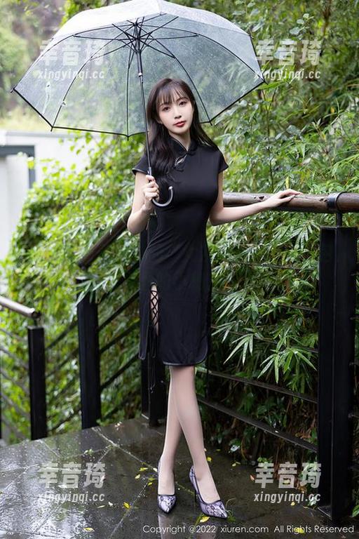 秀人网 - 王楚璇的“女友福利”——图包里的小秘密