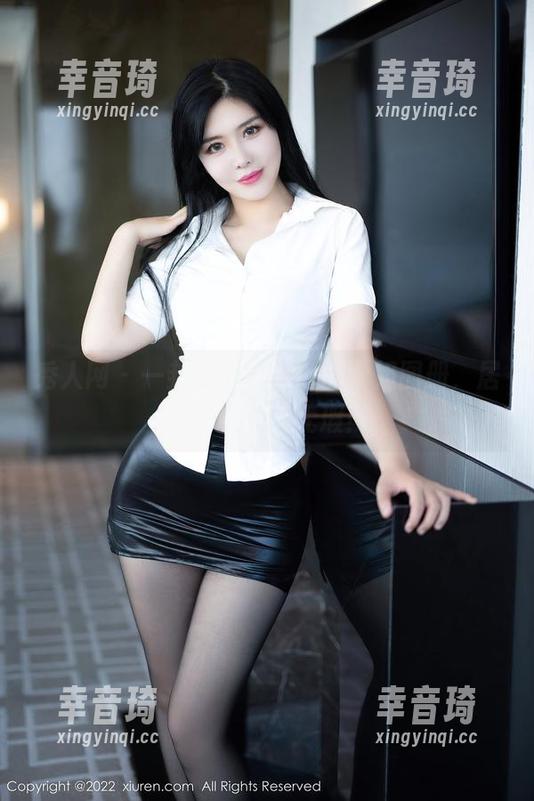 秀人网 - 一封来自甜七七的学姐图册，居然如此甜美无瑕！