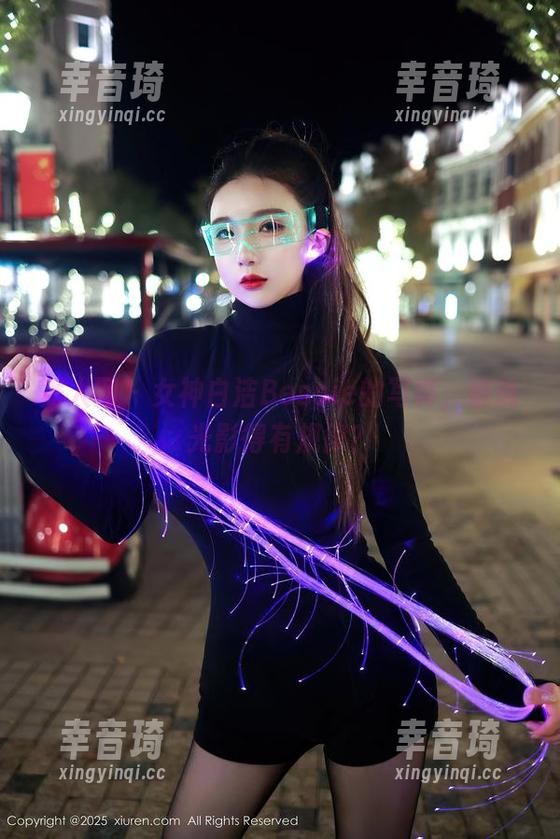 秀人网-白洁Bessie 秀人网 - 女神白洁Bessie的写真,谁说光影得有规律?