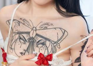 秀人网 – 美七的女神合集，观感上偏偏又带点不在状态的微妙。