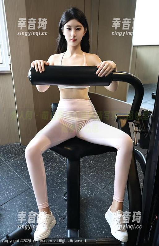 秀人网 - 萌白酱的校园风情写真，图包里藏着小心思