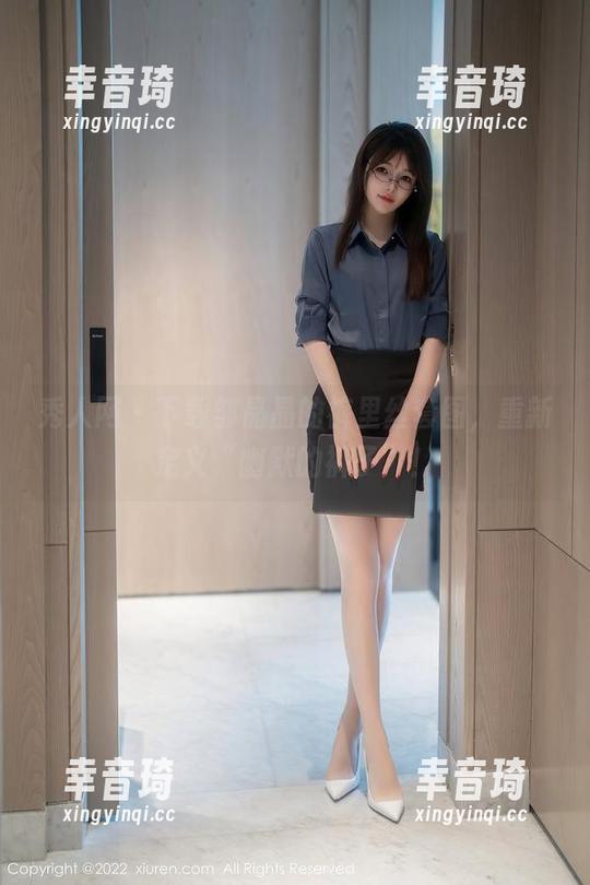秀人网 - 下载邹晶晶的裤里丝套图，重新定义“幽默的裤子”！