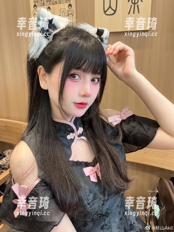 秋山AkI的甜心图片，来这抢资源的朋友们准备好了吗！