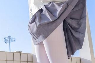 稚乖画册 – 听说赤西夜夜的高清图包偷偷记录了户外软妹的绝美时刻