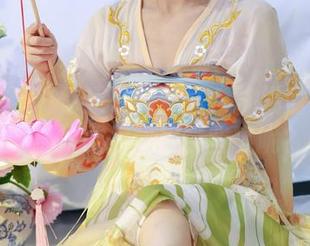 绮梦摄影 – 你还在想什么？桃桃的自拍美图直接让你想起哪些事呢？