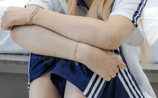绮梦摄影 – 桐桐的JK高清图集，话说，她的鞋子…好像藏了什么小秘密？