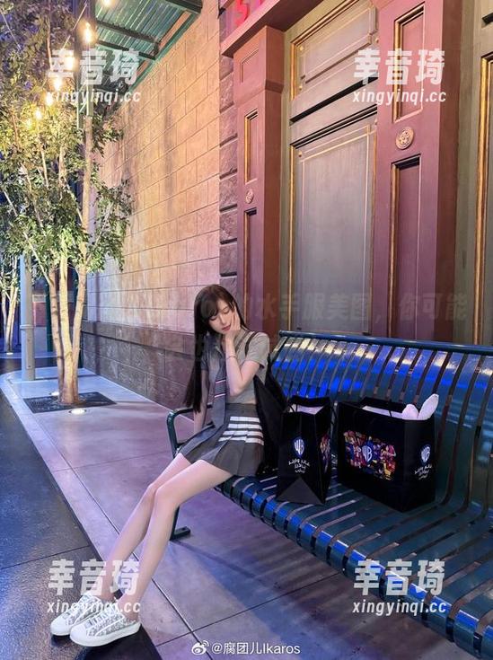 下载腐团儿Ikaros的水手服美图，你可能会也想试试哟！