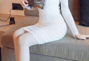 花漾show – SOLO-尹菲带着吊带的私房趣事，图片一看就觉得是周末的好时光啊。