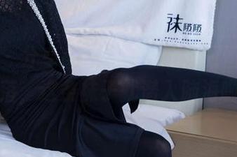 袜啵啵 – 分享小甜豆白渔网袜原图，戒指不落，这条袜子就潜入脑海啦！