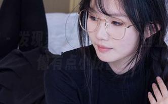 袜啵啵 – 发现苏苏的美图，白丝上线，好像有点小厉害！