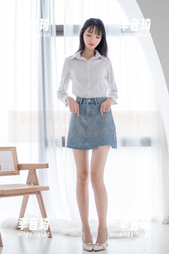 下载西呱呀呀呀的套装，我不知道是鞋子美还是小姐姐更撩人…