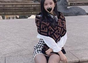 微密圈 – 软妹小九九带你玩黑色柳丁，免费的图包太香了，我已经准备好自取！
