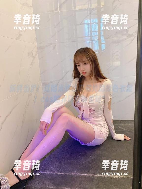 新鲜出炉！过期米线线喵和她的绿色衣服！cos的界限在哪里啊？