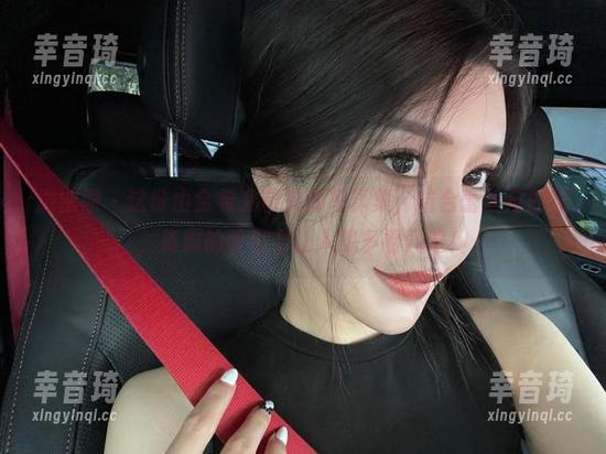 微密圈 - 这份由金希儿带来的写真集，结合蕾丝与豹纹，资源的吸引力让人想多看几遍！