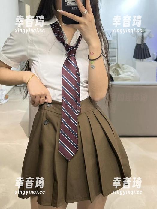 微密圈 - 写真合集：看到陈佩奇的连体油亮肉丝，我竟无言以对