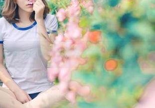 青豆客 – 晓艾fafa的高清礼服秀，分享她如何把镜头变成舞台！