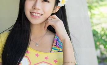 青豆客 – 王语纯的红裙作品集：连风都想借我裙子拍个照！
