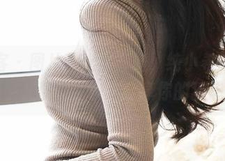 青豆客 – 图片从这里开始，纯小希的美足似乎在低语，快来分享你的猜想！