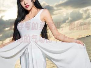 青豆客 – 略浮夸的莫雅淇，最新睡衣分享，跟她的气场比不上一点！