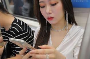 魔镜街拍 – 凯恩的原图：雨季停下来还是真没见过？