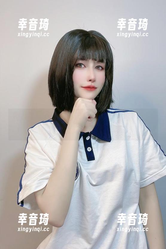 鹿八岁baby把吊带玩得如此轻松，无圣光效果也未免太赞了吧。